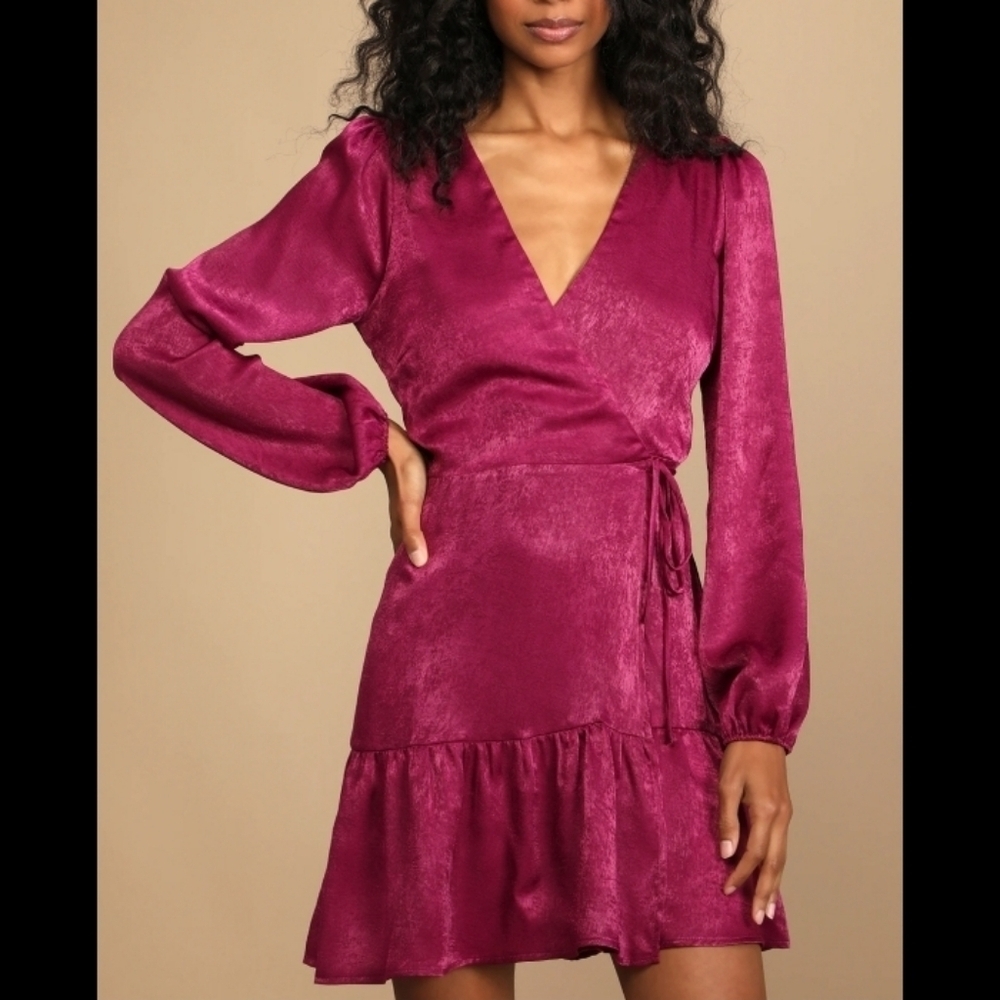 Lulus So Splendid Magenta Purple Satin Long Sleeve Wrap Dress Sz S NWT (Piling)